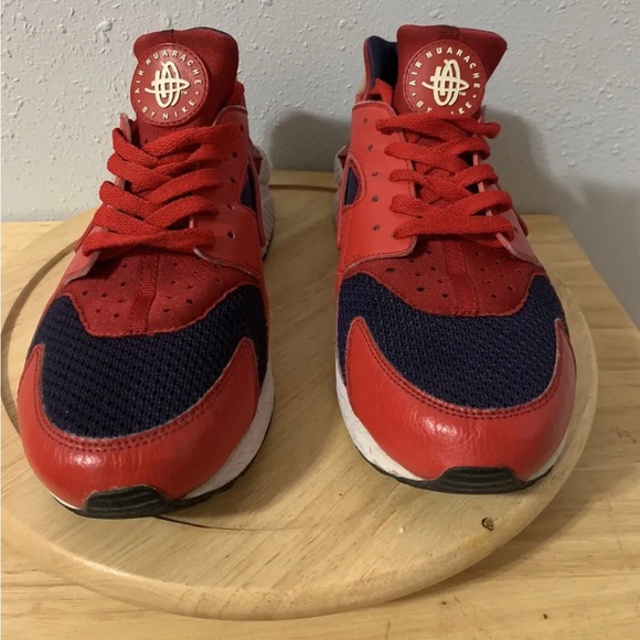 university red huaraches